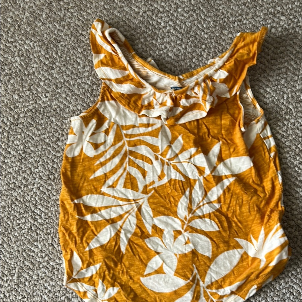 Girls Yellow and White Leaf Print Sleeveless Top with ruffle neckline size M (8)